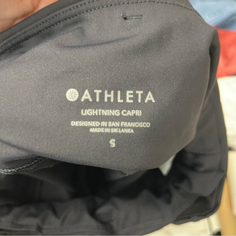 Athleta Lightning Capri Cropped Leggings Mesh Side Black Small - Picture 5 of 5